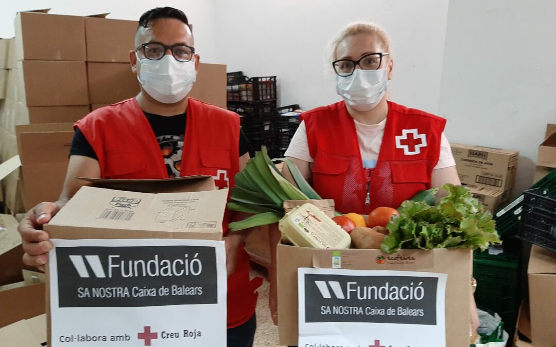 La Fundación Sa Nostra entrega 180 cajas de verduras y hortalizas a Cruz Roja en Ibiza