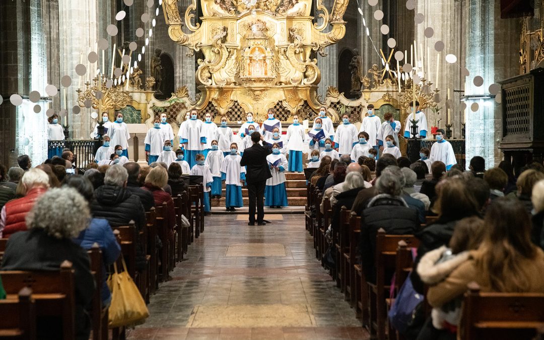 El cor de la Fundació Sa Nostra i els Blauets de Lluc donen el sus al Nadal amb un concert solidari a Palma